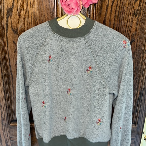 Anthropologie Top 🍒🍒 - Picture 4 of 15